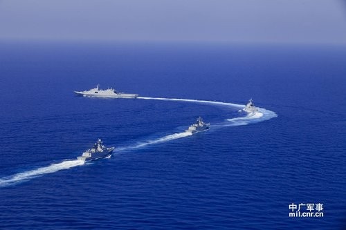 Biên đội cơ động Hạm đội Nam Hải tiến hành diễn tập trên biển Đông.